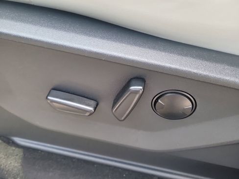 Used 2025 Ford Expedition Platinum w/ Driver's Package AWD/4WD image 21