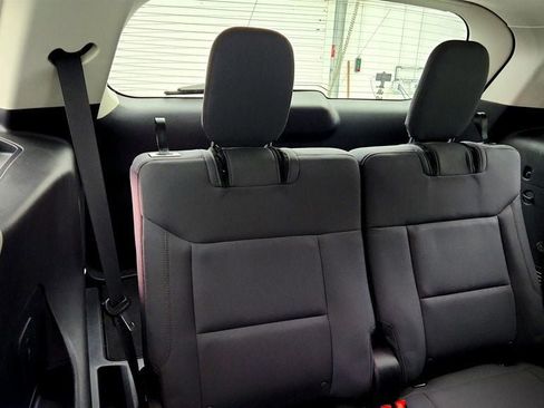 Used 2025 Ford Explorer Active AWD/4WD image 24