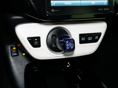 Used 2018 Toyota Prius Prime Premium image 15