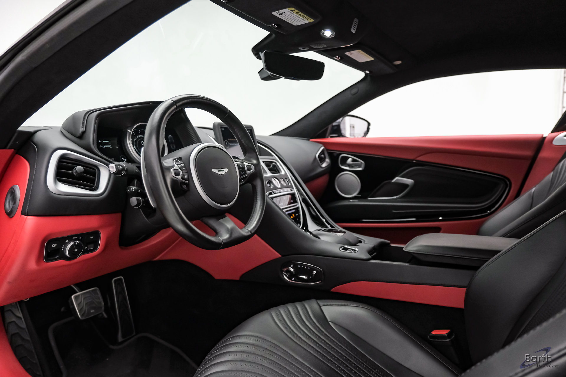 Used 2021 Aston Martin DB11 Coupe RWD image 27