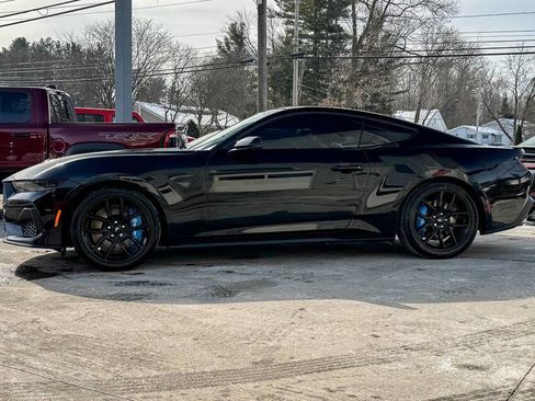 Used 2024 Ford Mustang GT Premium image 6