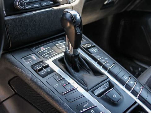 Used 2018 Porsche Macan S AWD/4WD image 20