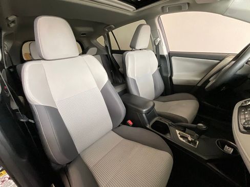 Used 2015 Toyota RAV4 XLE AWD/4WD image 18