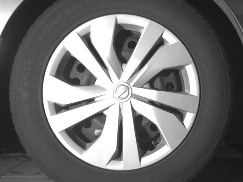 Used 2021 Nissan Versa S FWD image 26