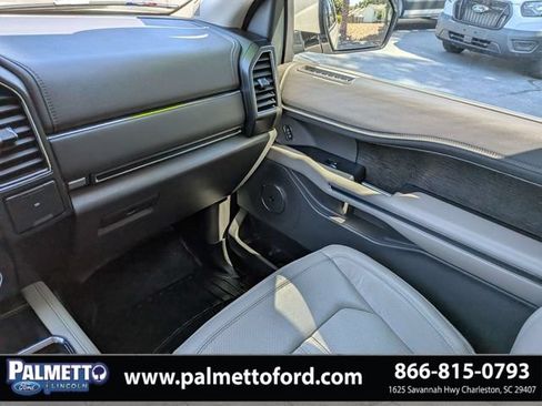 Used 2018 Ford Expedition Limited w/ Equipment Group 301A RWD image 17