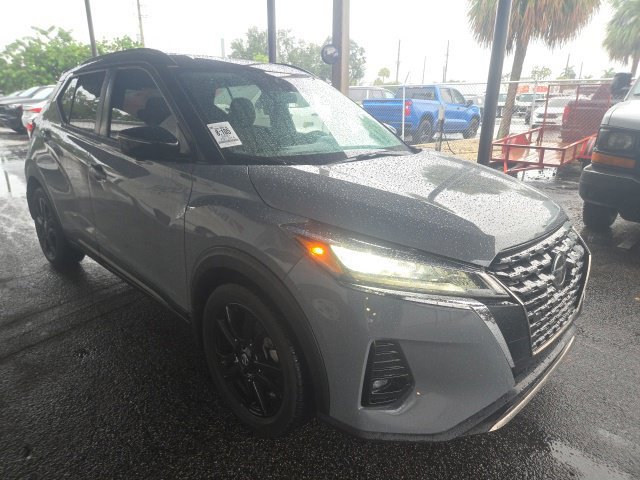 Used 2021 Nissan Kicks SR FWD image 3