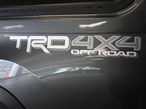 Used 2018 Toyota Tacoma TRD Off-Road image 10