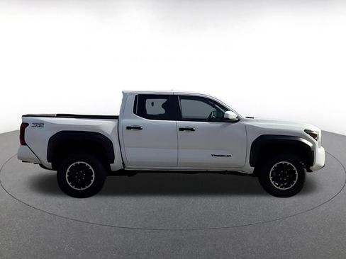 Used 2025 Toyota Tacoma TRD Off-Road AWD/4WD image 12