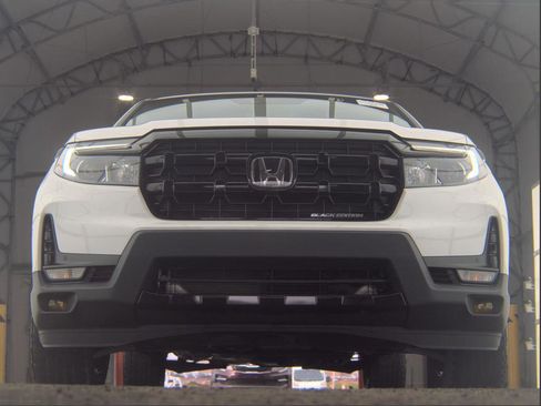 Used 2024 Honda Ridgeline Black Edition image 2