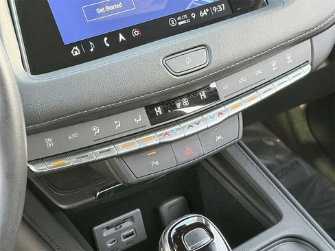 Certified 2023 Cadillac XT4 Premium Luxury image 30