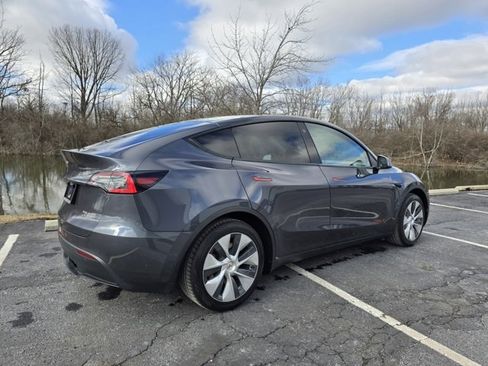 Used 2021 Tesla Model Y Long Range image 7