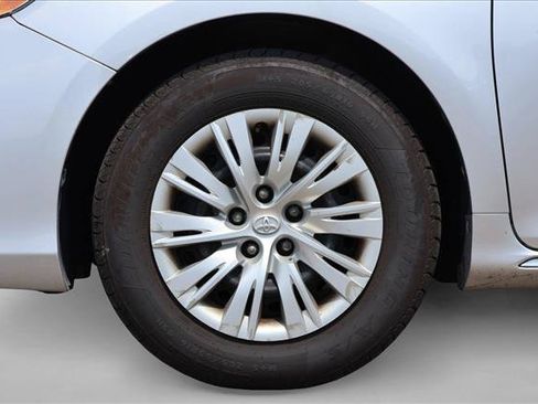 Used 2013 Toyota Camry LE FWD image 9