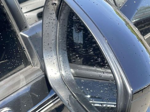 Used 2025 Toyota Prius Plug-In Hybrid image 21