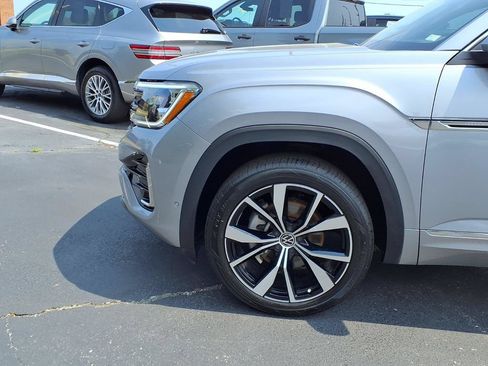 Used 2024 Volkswagen Atlas Cross Sport SEL Premium R-Line AWD/4WD image 24