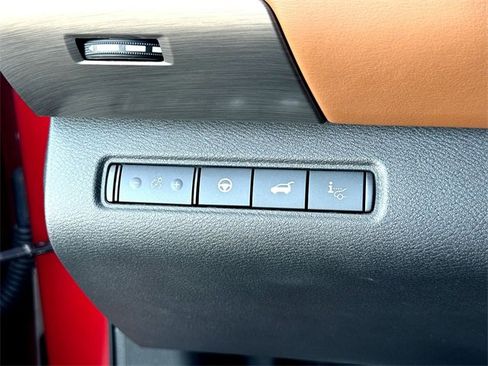 Used 2023 Nissan Pathfinder Platinum image 17