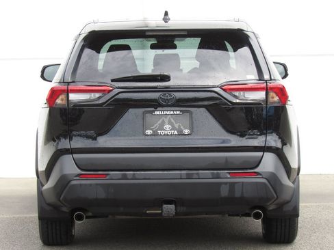 Used 2023 Toyota RAV4 LE AWD/4WD image 7