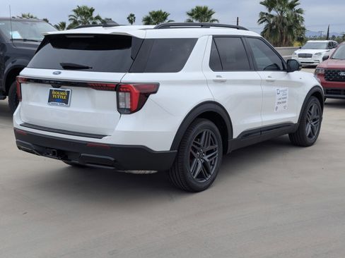 New 2026 Ford Explorer ST-Line w/ ST-Line Street Pack RWD image 2