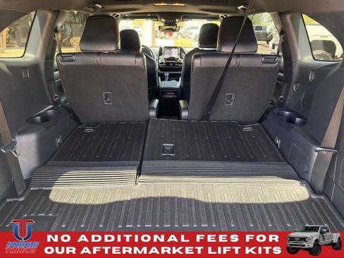 Used 2021 Toyota Highlander XSE AWD/4WD image 8