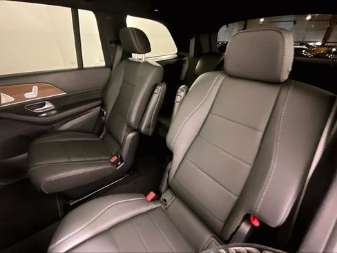 Certified 2025 Mercedes-Benz GLS 450 4MATIC image 18
