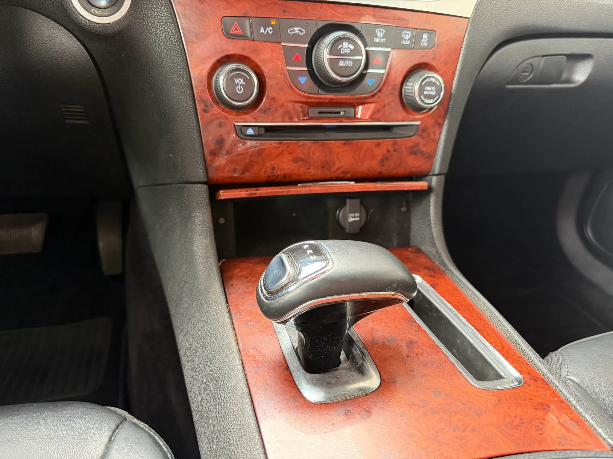 Used 2013 Chrysler 300 RWD image 20