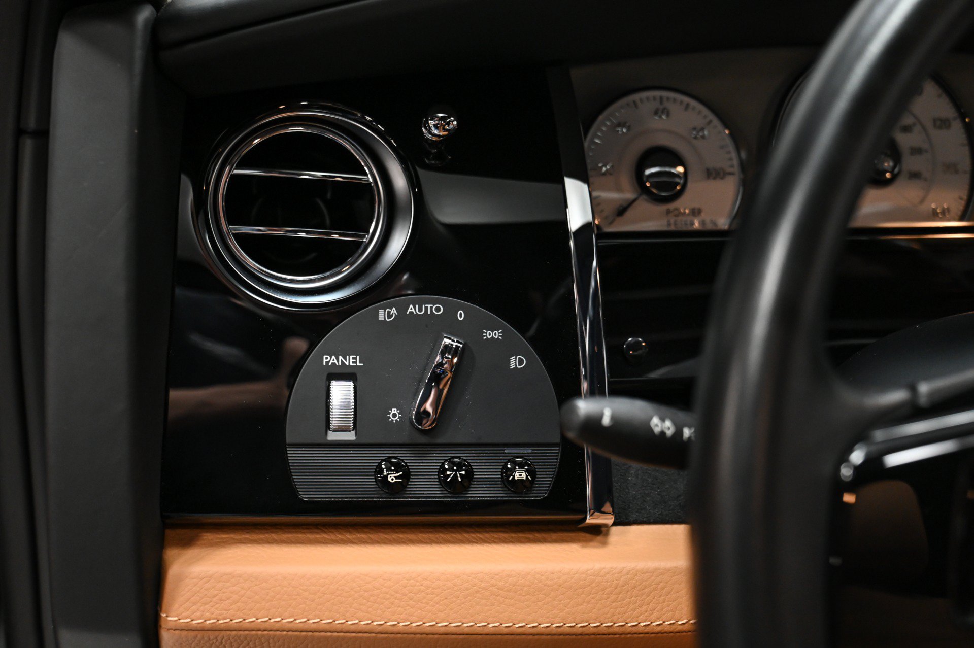 Used 2015 Rolls-Royce Ghost RWD image 8