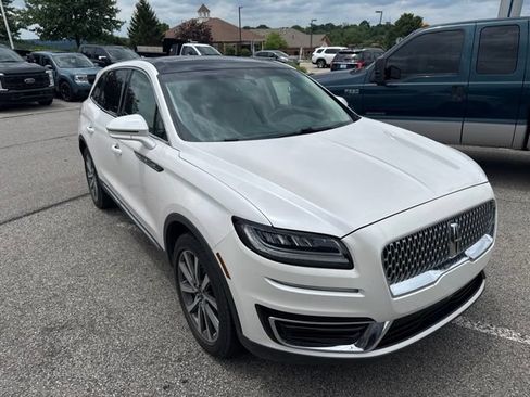Used 2019 Lincoln Nautilus Select AWD/4WD image 3