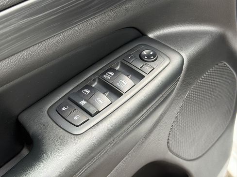 Used 2021 Jeep Grand Cherokee Laredo X AWD/4WD image 22