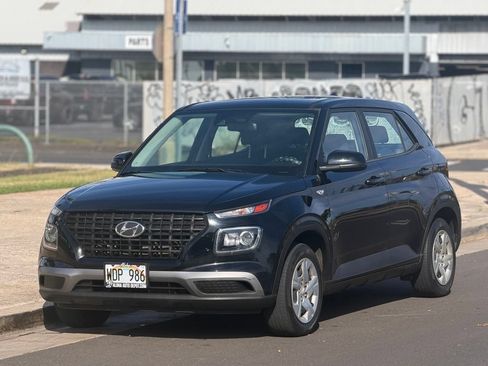Used 2020 Hyundai Venue SE FWD image 1
