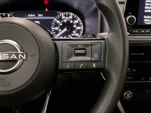 Used 2023 Nissan Rogue SV image 18