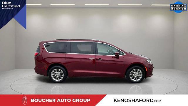 Used 2021 Chrysler Pacifica Touring-L AWD/4WD image 4