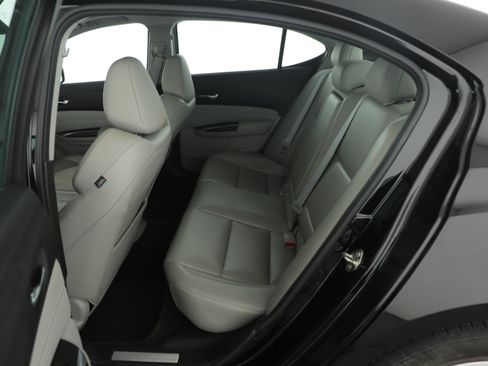 Used 2017 Acura TLX image 5