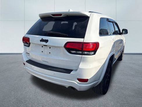 Used 2020 Jeep Grand Cherokee Altitude AWD/4WD image 4
