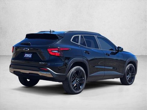 Used 2024 Chevrolet Trax ACTIV w/ Sunroof Package FWD image 5