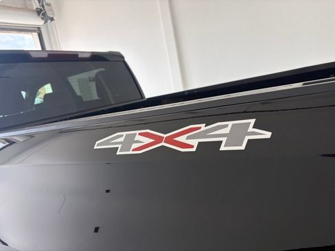 Used 2023 Chevrolet Silverado 1500 LT AWD/4WD image 27