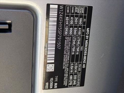 Used 2025 Mercedes-Benz Sprinter 2500 image 25