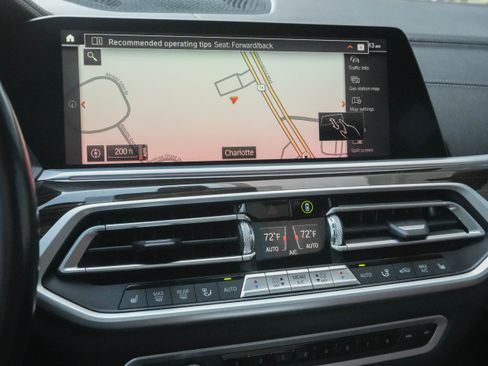 Used 2021 BMW X7 M50i w/ Dynamic Handling Package AWD/4WD image 24