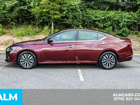 Used 2024 Nissan Altima 2.5 SV FWD image 6