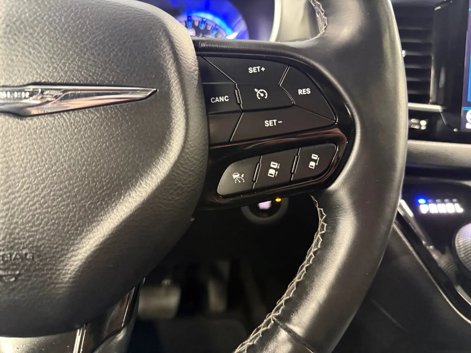 Used 2018 Chrysler Pacifica Touring-L Plus w/ Advanced Safetytec Group FWD image 28