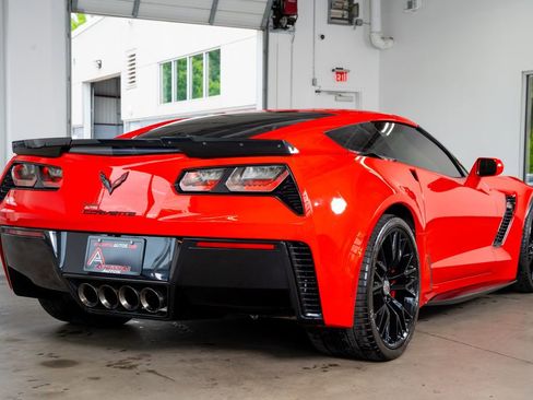 Used 2018 Chevrolet Corvette Z06 RWD image 12