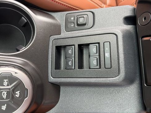 Used 2023 Ford Bronco Heritage Edition AWD/4WD image 24