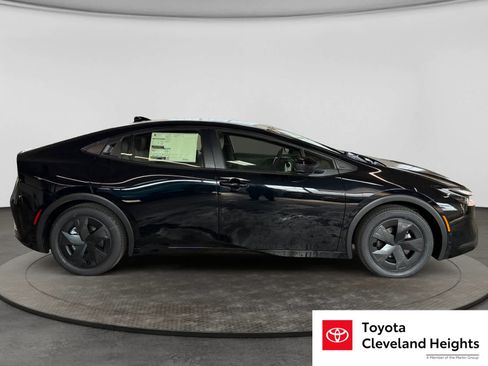 New 2026 Toyota Prius LE FWD image 4