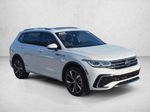 Used 2022 Volkswagen Tiguan SEL R-Line AWD/4WD image 3
