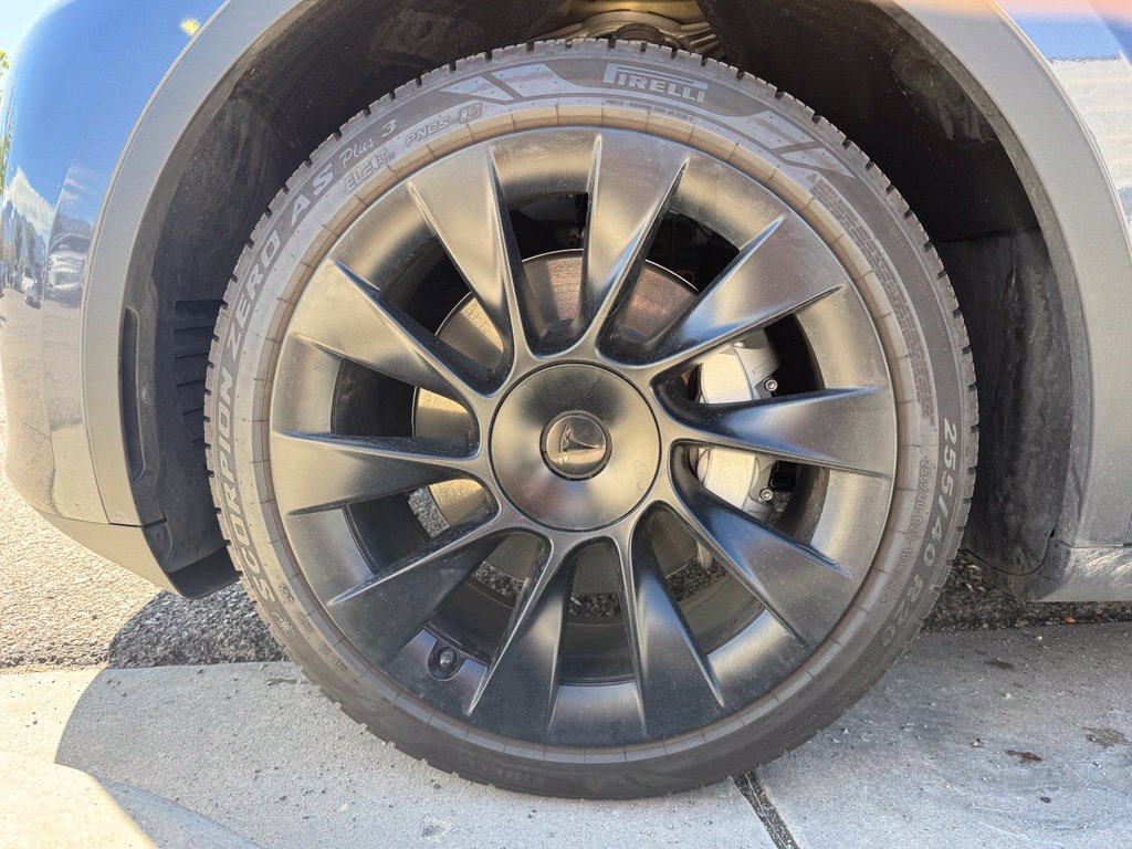 Used 2023 Tesla Model Y Long Range AWD/4WD image 29