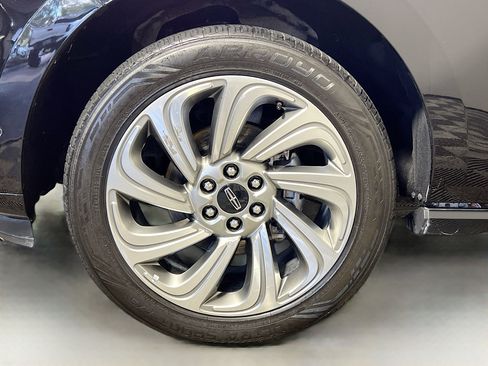 Used 2022 Lincoln Navigator Reserve image 14