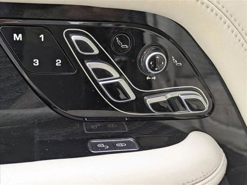 Used 2020 Land Rover Range Rover Long Wheelbase Autobiography AWD/4WD image 8