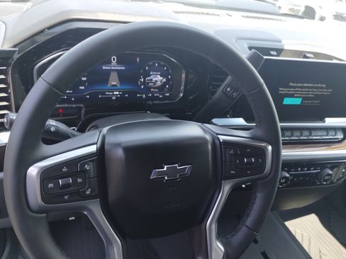 Used 2024 Chevrolet Silverado 1500 LT Trail Boss image 11