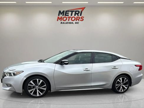 Used 2017 Nissan Maxima Platinum image 16