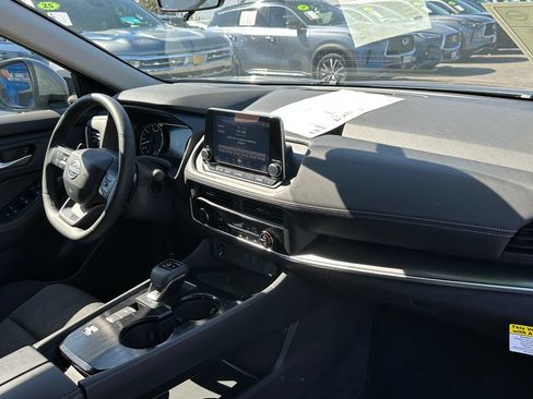 Used 2026 Nissan Rogue SV FWD image 15
