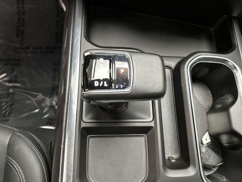 Used 2023 Chevrolet Silverado 1500 LTZ image 43