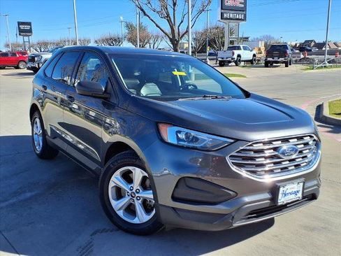 Used 2019 Ford Edge SE image 1